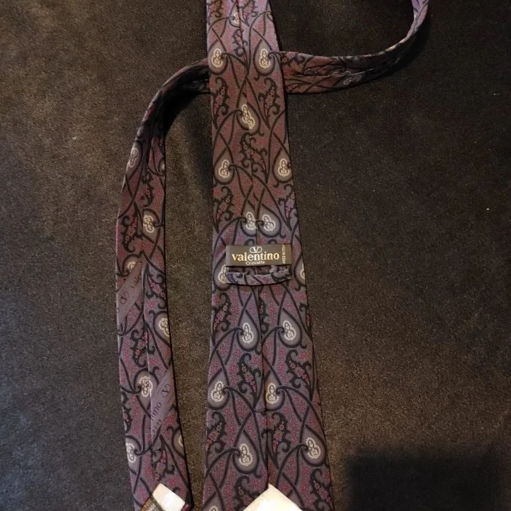 Valentino tie - Picture 2 of 4